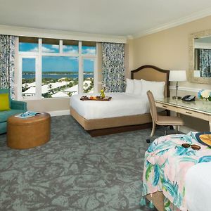Shores Double Guestroom